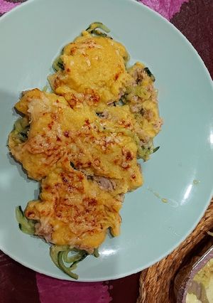 Una foto de Espaguetis de calabacín con crema de calabaza
