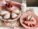 SCONES with red berries & white chocolate chips!! 🍓🥛