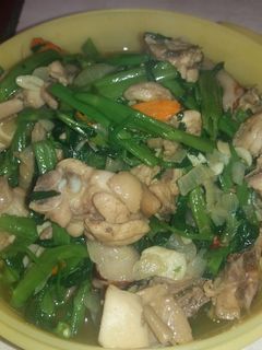 Foto resep Tumis ayam kangkung kesukaan anak2 no msg