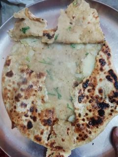 आलू पराठा(Aloo Paratha recipe in Hindi) रेसिपी मुख्य फोटो