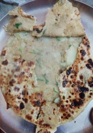 आलू पराठा(Aloo Paratha recipe in Hindi) रेसिपी मुख्य फोटो