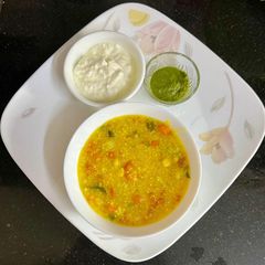 Dal Khichdi (One Pot Healthy Meal 🥘) A picture of Dal Khichdi (One Pot Healthy Meal 🥘).