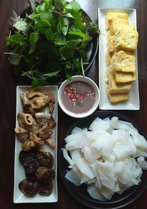 Hình của món Bún lòng đậu mắm tôm, mỗi thứ một ít, đổi món cuối tuần nếu bạn ngán cơm.