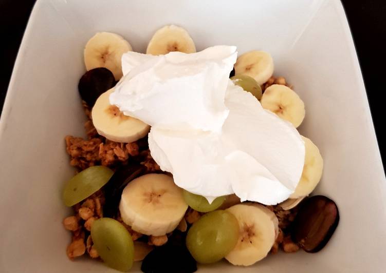Simple Way to Make Quick My fruity Breakfast with pumpkin Seeds and
Greek Yogurt. 😙