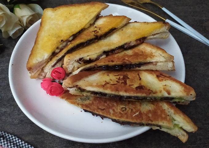 Resep Roti Bakar Coklat Keju Oleh Bunda Nayra - Cookpad