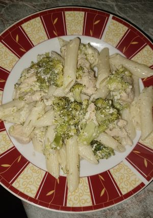 Csirkés brokkolis tészta recept fotója