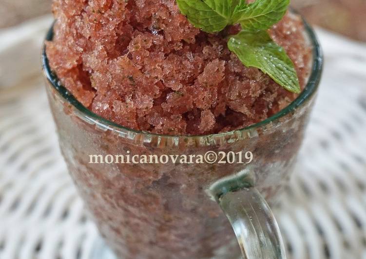 Cara Gampang Membuat Watermelon &amp; Mint Granita yang Menggugah Selera