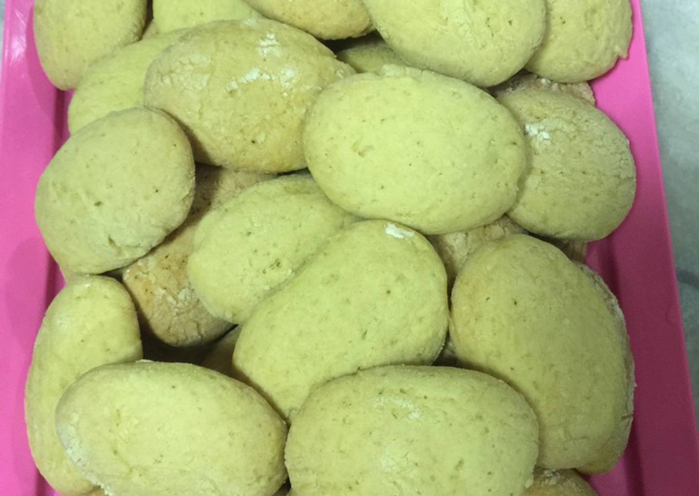 Roti kenari (kuih pong)
