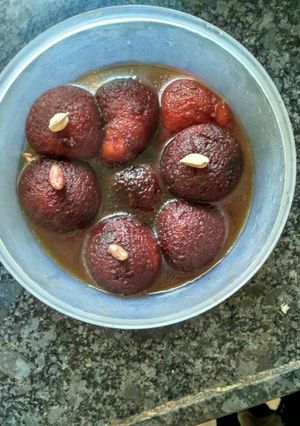 A picture of Gulaab jamun.