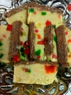 ओरियो टूटी फ्रूटी वनीला आइसक्रीम (Oreo tutti frutti vanilla icecream recipe in Hindi) रेसिपी मुख्य फोटो