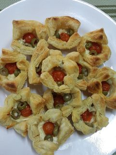 صورة لوصفة معجنات على شكل وردة
