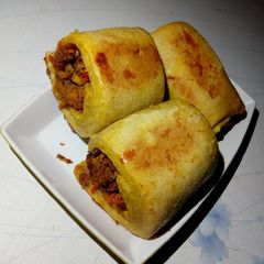 A picture of Fish Rolls.