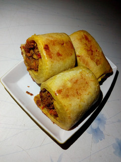 A picture of Fish Rolls.