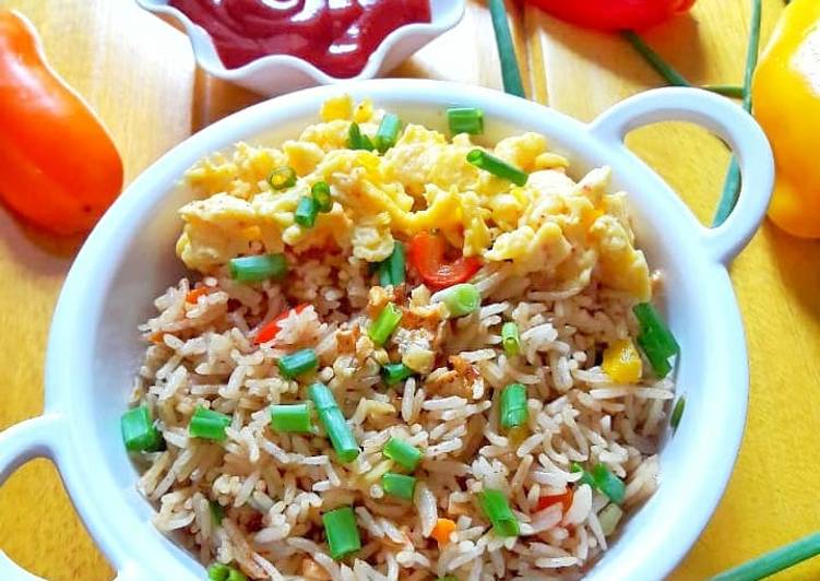 Recipe of Homemade Burnt Garlic Fried Rice with scrambled eggs