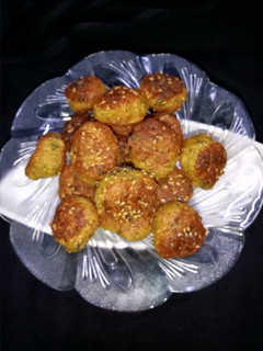 दूधी का क्रिस्पी मुठिया (Dudhi ka Crispy Muthiya recipe in Hindi) रेसिपी मुख्य फोटो