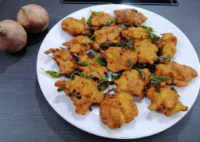 Step-by-Step Guide to Make Speedy Rice Flour Potato Onion Pakoras