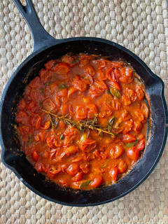 Una foto de Salsa de tomates cherry