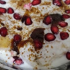 A picture of Dahi bhalla.