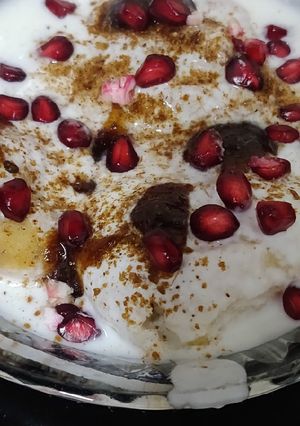 A picture of Dahi bhalla.