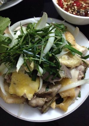 Hình của món Gà xáo bơ hành.