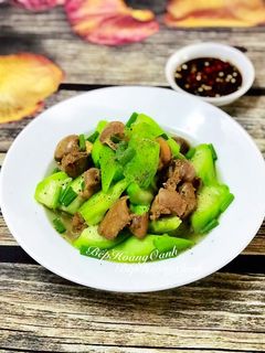 Hình của món Mướp Khía Xào Lòng Gà.