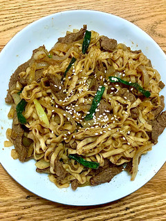 黑胡椒牛肉炒麵 的食譜成品照片