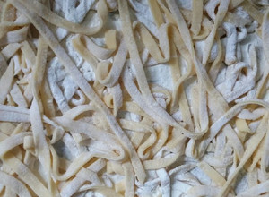 Una foto de Fideos cinta caseros
