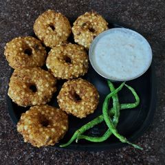 A picture of Sabudana vada.
