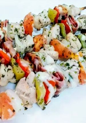 Una foto de Brochetas de pollo