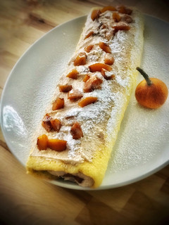 Una foto de Brazo de reina con crema de nísperos (en Thermomix)