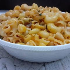 Macaroni A picture of Macaroni.