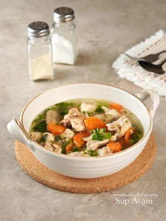 Cara Gampang Membuat Resep Sup Ayam Simpel yang Lezat Sekali Anti Ribet, Uenak Banget