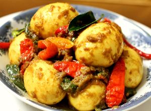 Foto resep Telur Kunyit Terasi sederhana aja ^^ no Santan