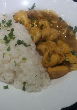 Una foto de Pollo al curry