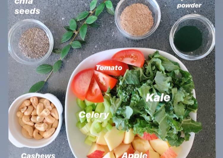 Breakfast smoothie �?��? #uwehallslife