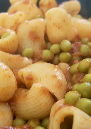 Foto di Pasta ragù e piselli