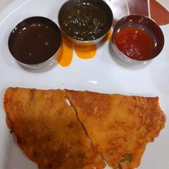 A picture of Besan chilla.