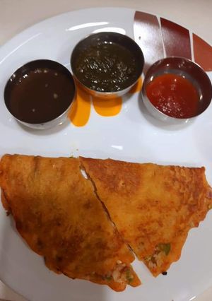 A picture of Besan chilla.