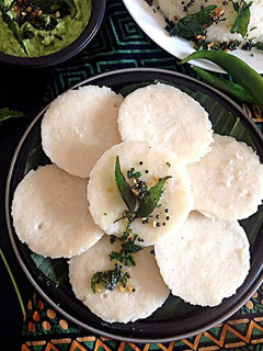 A picture of Poha Idli.