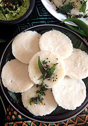 A picture of Poha Idli.