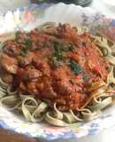 Hígados de pollo con salsa de tomate