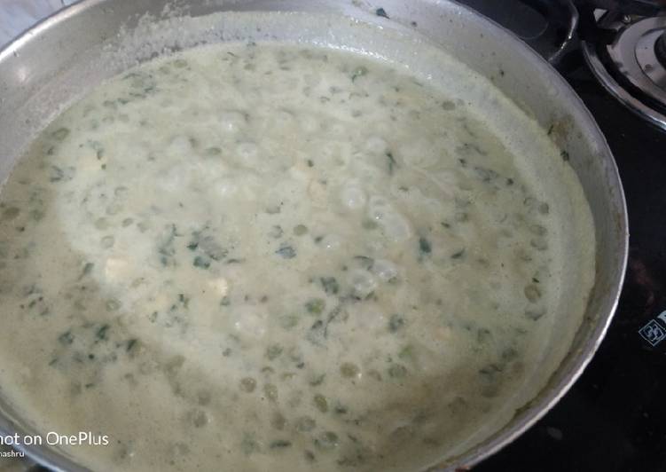 Step-by-Step Guide to Prepare Speedy Methi malai mutter