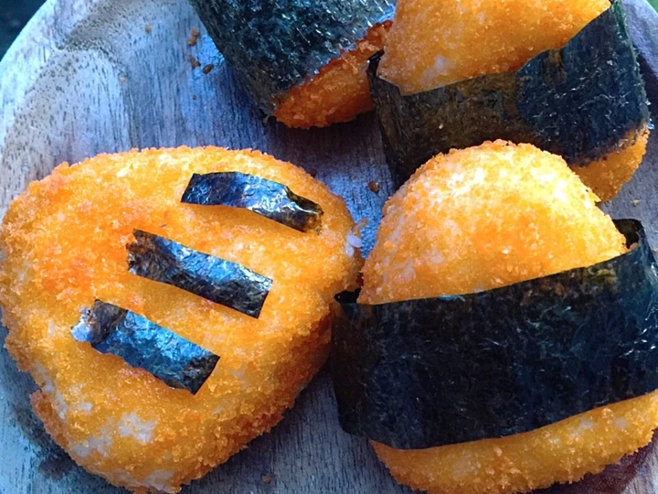 Langkah Mudah untuk Menyiapkan Resep  Onigiri Crispy isi Daging ayam yang Enak Banget, Bikin Ketagihan