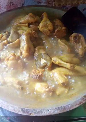 Foto resep Ayam goreng ungkep bumbu kuning mak kia