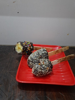 A picture of #GA4#WEEK2#Banana pops.