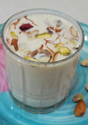 ஹோலி  ஸ்பெஷல் தண்டாய்😋🥤 செய்முறை முக்கிய புகைப்படம்