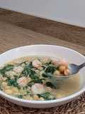 Sopa asiática de garbanzos y gambas