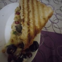A picture of Fruit and veg sandwich.