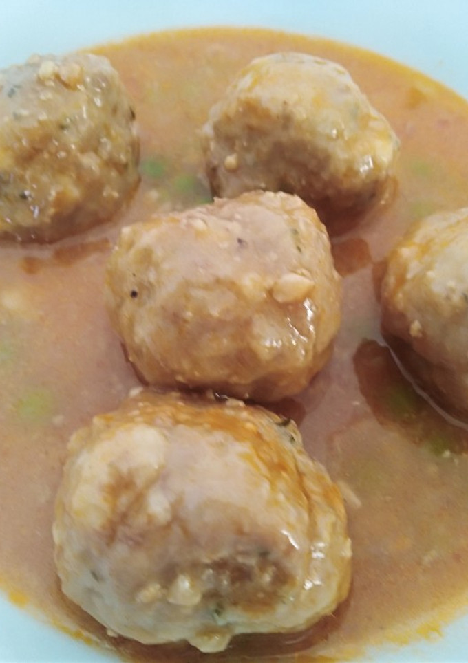 Una foto de Albóndigas en salsa, con picada de cacahuetes