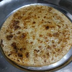 A picture of Chini wali roti.